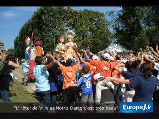Le Champ-de-Mars envahi d'enfants
