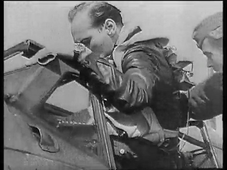 1943.11.26 - France-Actualités- La Chasse Allemande