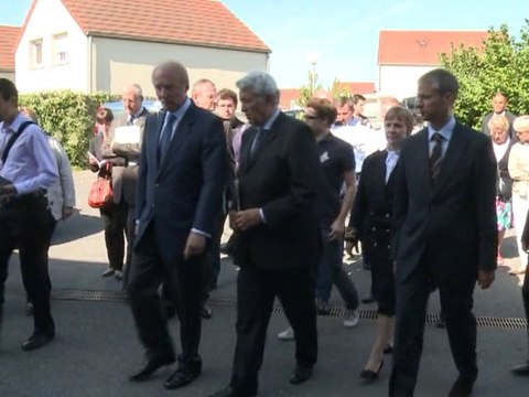 Brice Hortefeux justifie la politique d'extradition des Roms