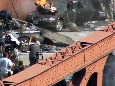 Transformers 3 Shooting - Shia LaBeouf Rosie Huntington Kiss