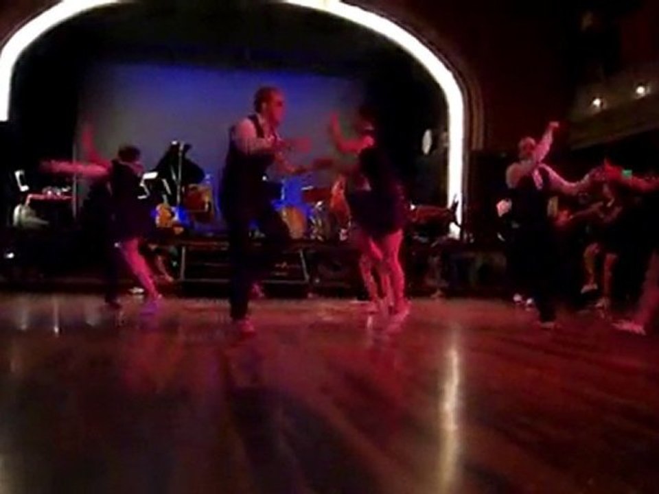 FreeSwingDanceLessons.com : Ranier Rhythm Performs at the Ce