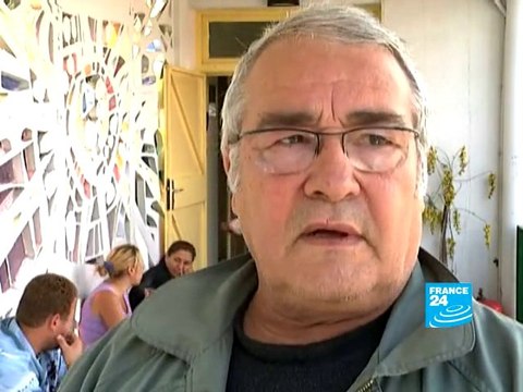 FRANCE: Flights begin taking expelled Roma people to Romania