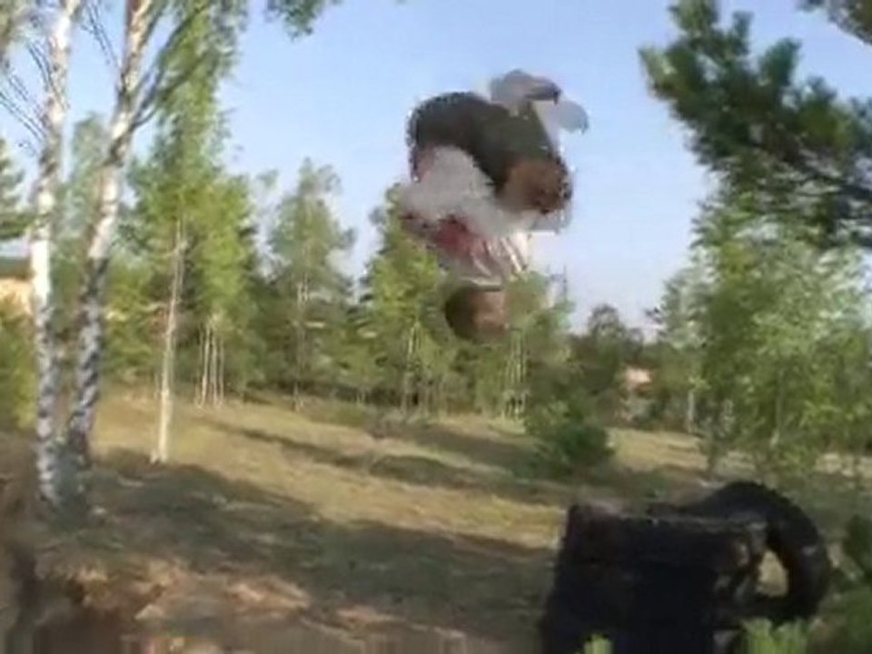 Freestyle Parkour Sand Jumping CRAZY!