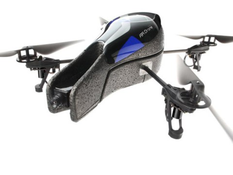 Drone Parrot piloté par iphone danse sur Sexy Radio !