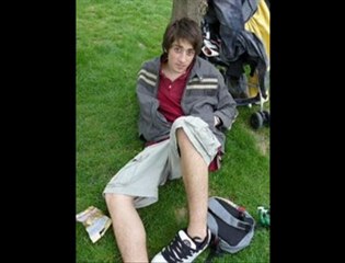 Bora Akkaş Tutarsız Sevgilim dinle - Videoizledik.com