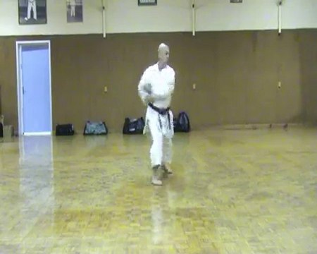 karaté self-défense kobudo krav-maga Draguignan club Léo Lagrange Philippe Bouvier kata4 heïan yodan
