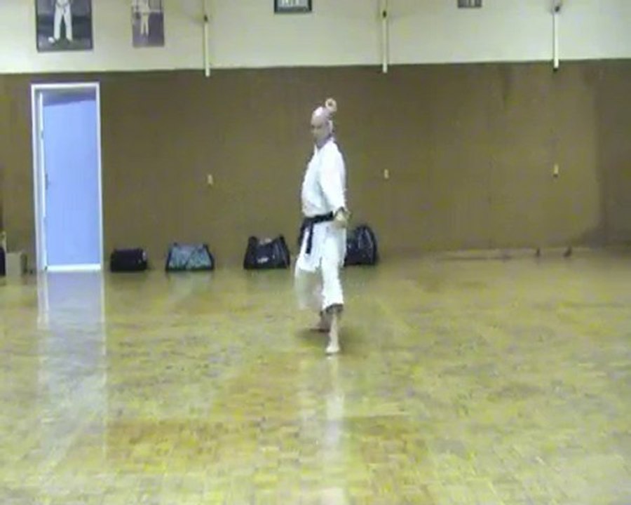 karaté self-défense kobudo krav-maga Draguignan club Léo Lagrange Philippe Bouvier kata 5 heïan godan