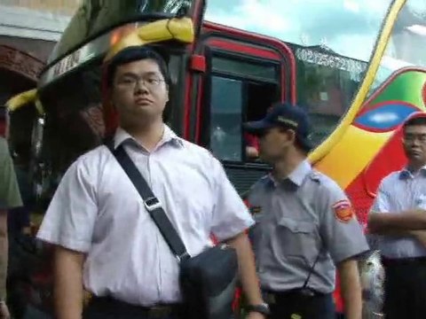 Губернатора провинции Гуандун обвиняют в геноциде