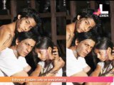 SRK Poses With His Kids