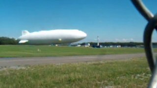 Zeppelin Landung auf dem Flughafen Friedrichshafen Bodensee