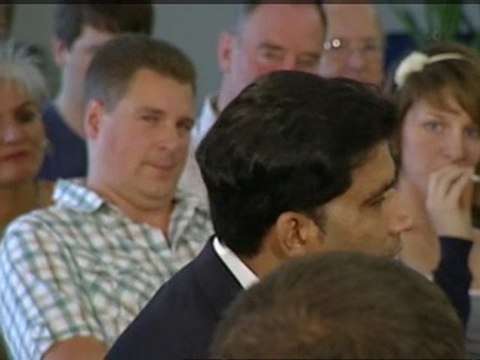 Clegg laughs off Kennedy defection rumours