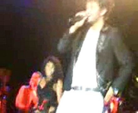 Murat Boz - İki Medeni İnsan (10.05.2010 GAU Konser)