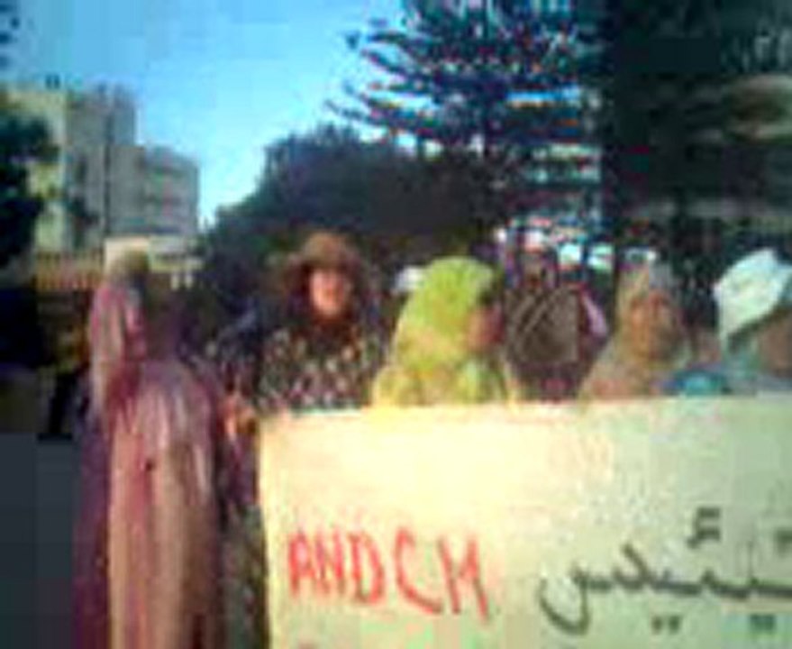 Le 19/08/2010 un sit-in des chômé(e)s sous le soleil, la fai