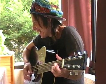 flore chante c'est pas beau pleurer