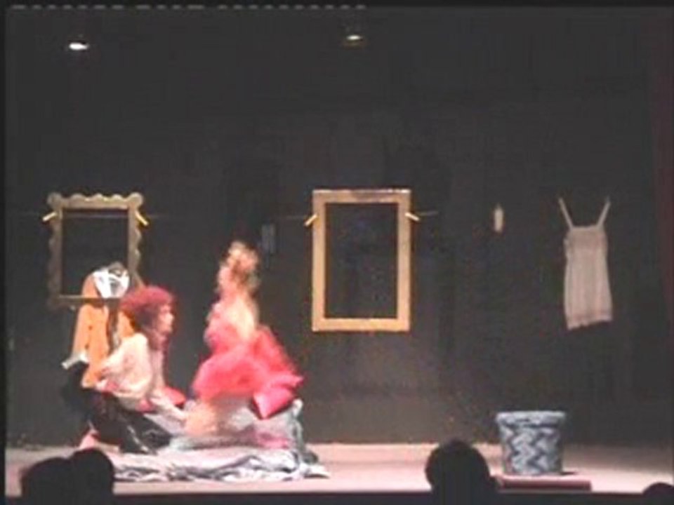 Feu la mère de Madame (extrait)