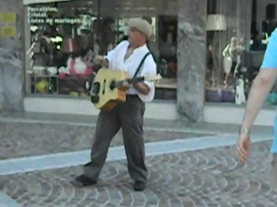 chanteur de rue evian