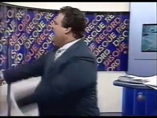 Gilberto Barros nervoso no Disque Record