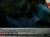 Chile. Familiares de mineros reciben pruebas de vida