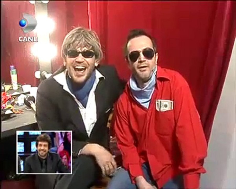 tv makınası - oFkeLı kalabalık playboy skecı