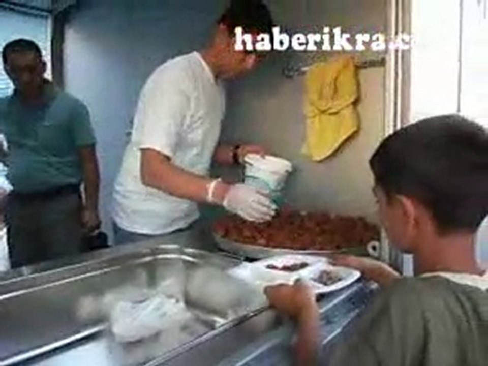 İHH’DAN SİVEREK'TE 2000 KİŞİYE İFTAR YEMEĞİ