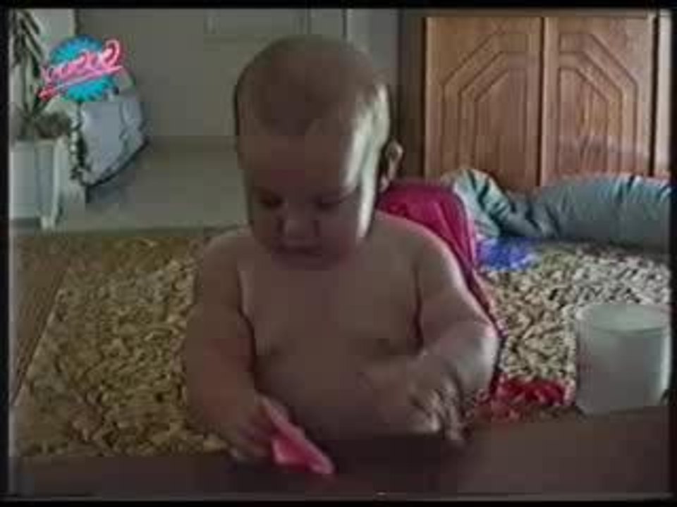 Bébé tu ris ou tu pleure ?