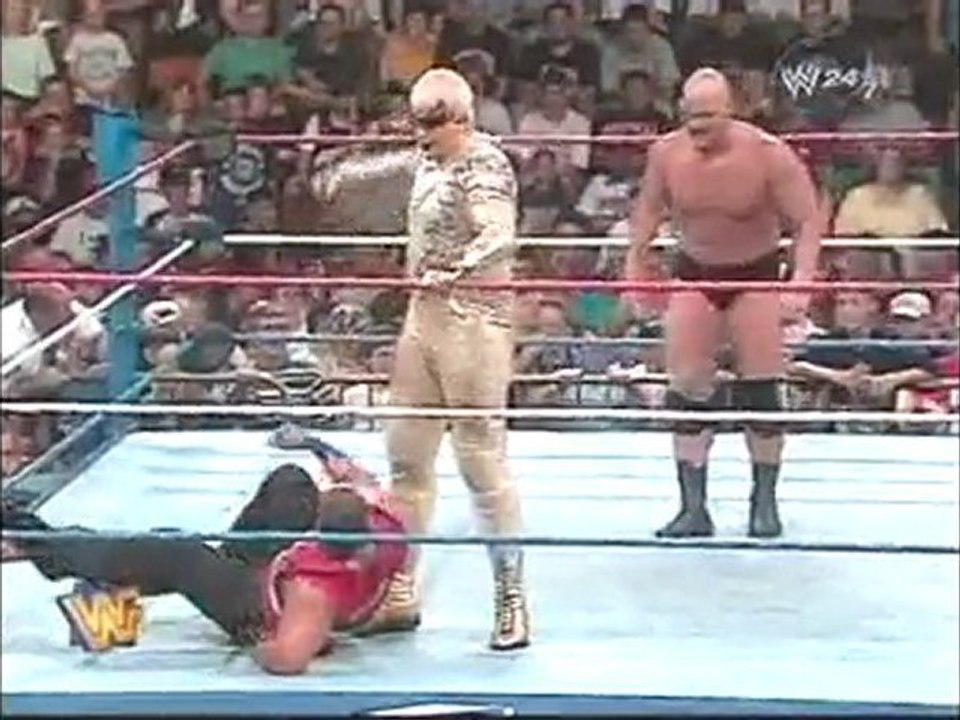 Monday Night 19 08 1996 P 4