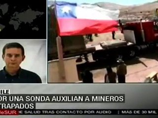 Por una sonda auxilian a mineros atrapados