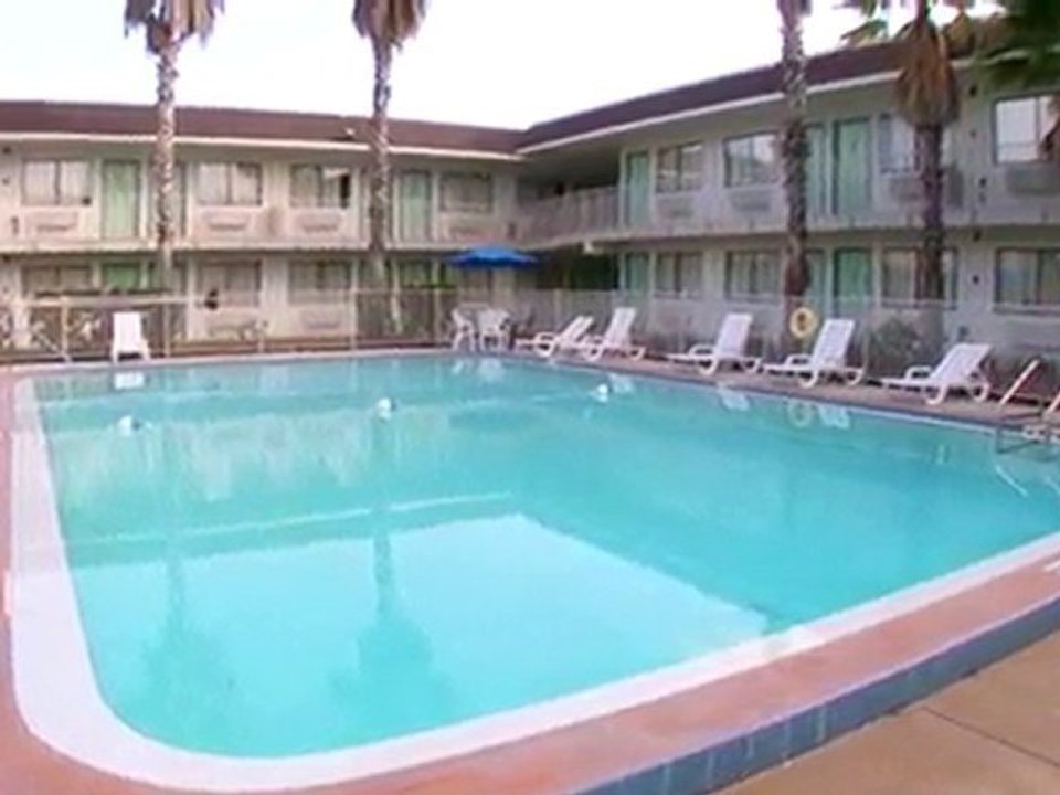 MOTEL 6 ORLANDO KISSIMMEE MAIN GATE WEST Video Tour