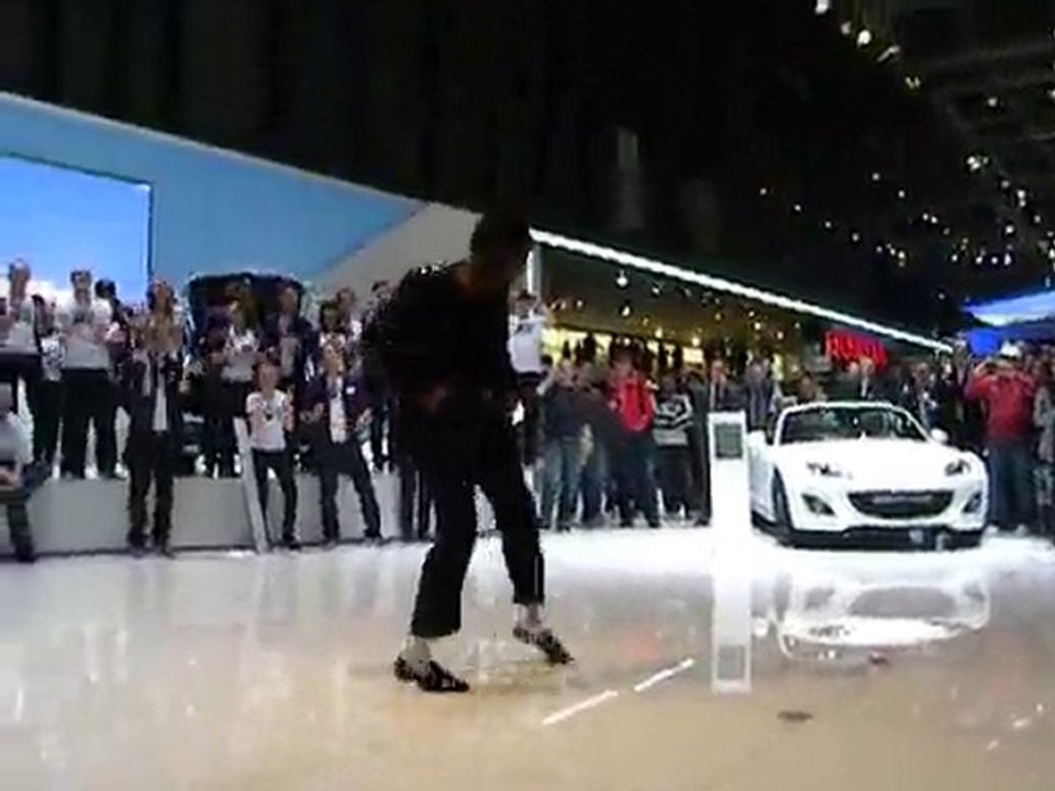 Michael Allan Danse Au Salon De Geneve 2010 BIllie Jean