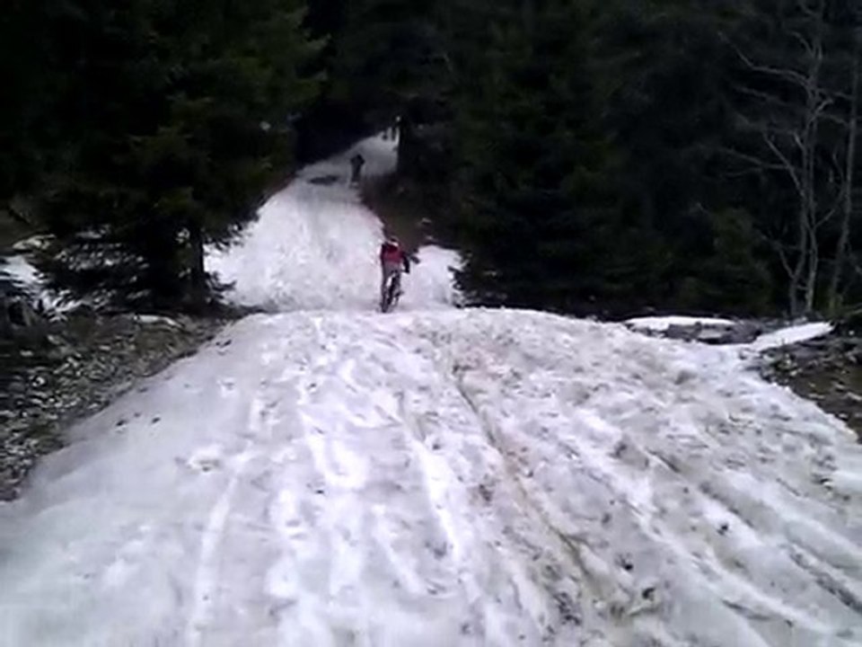 20100516 Semnoz dans la neige - Ange