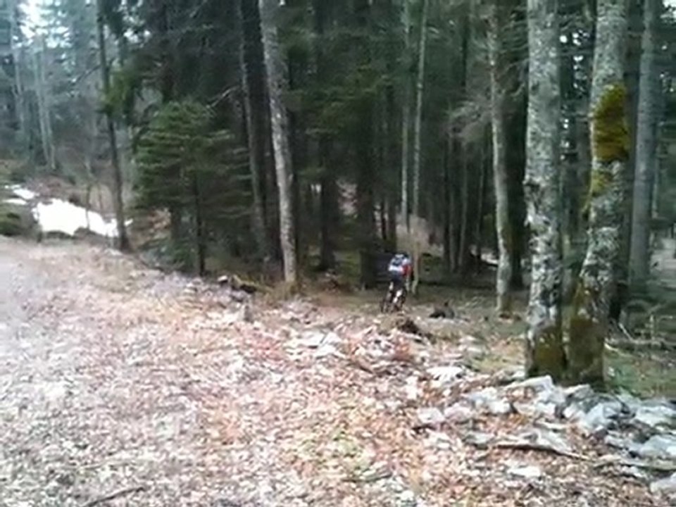 20100516 Semnoz saut puis single