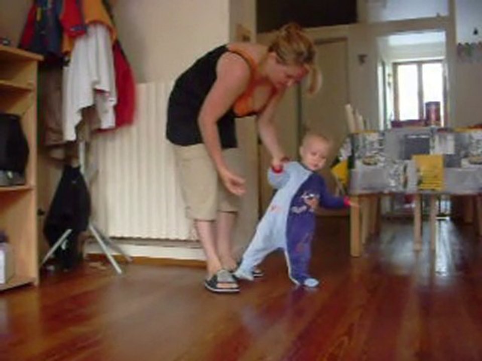mon bébé qui marche
