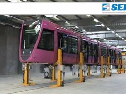 Levage du tramway de Reims