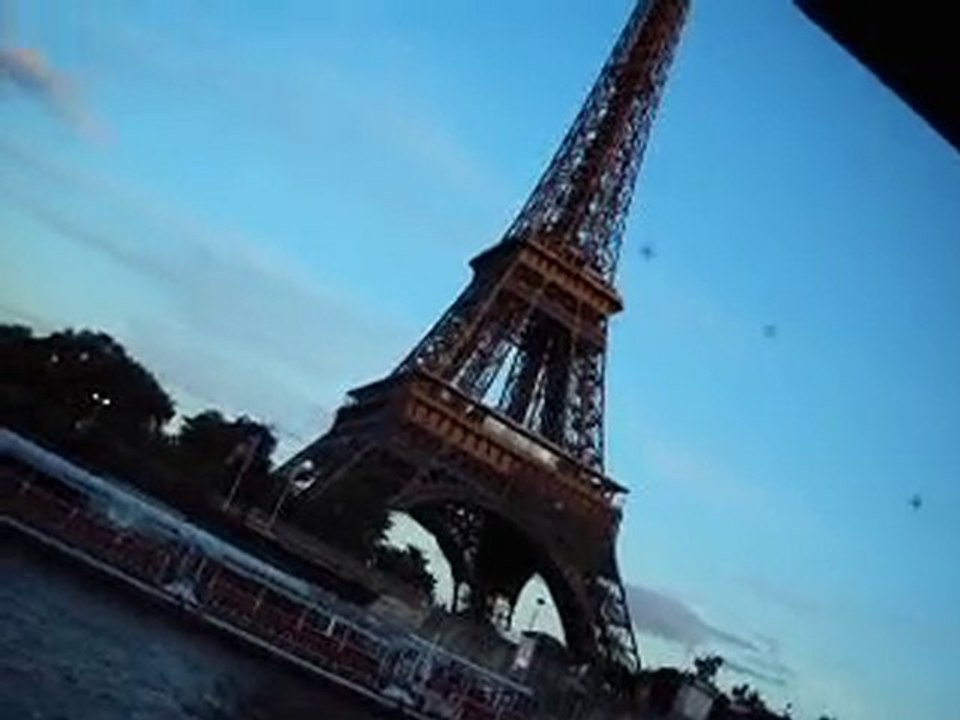 TOUR EIFFEL