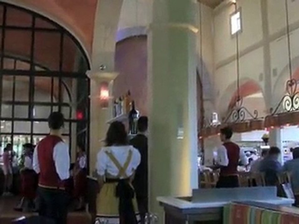 Via Napoli Roma Italy at Epcot Review