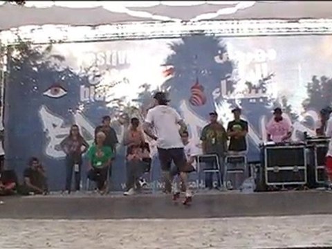 bboy astro (la halla kingzoo)and bgirl kils vs bboy peppa...