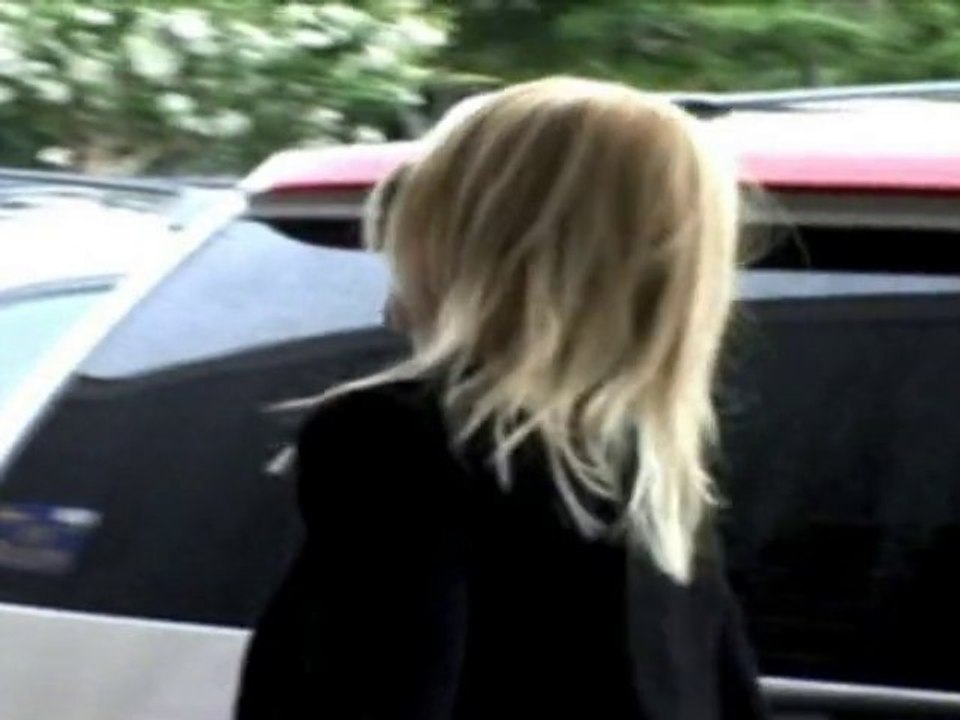 SNTV - Elin brise son silence