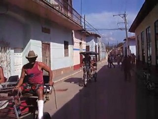 CUBA : Une rue de Trinidad
