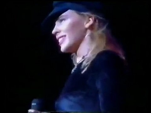 Kylie Minogue Love at first sight Enjoy Yourself Tour 89