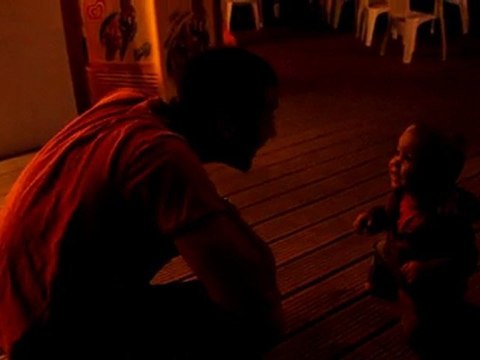 Nathan danse au camping!