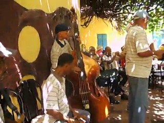 CUBA : Orchestre de cabaret à Trinidad
