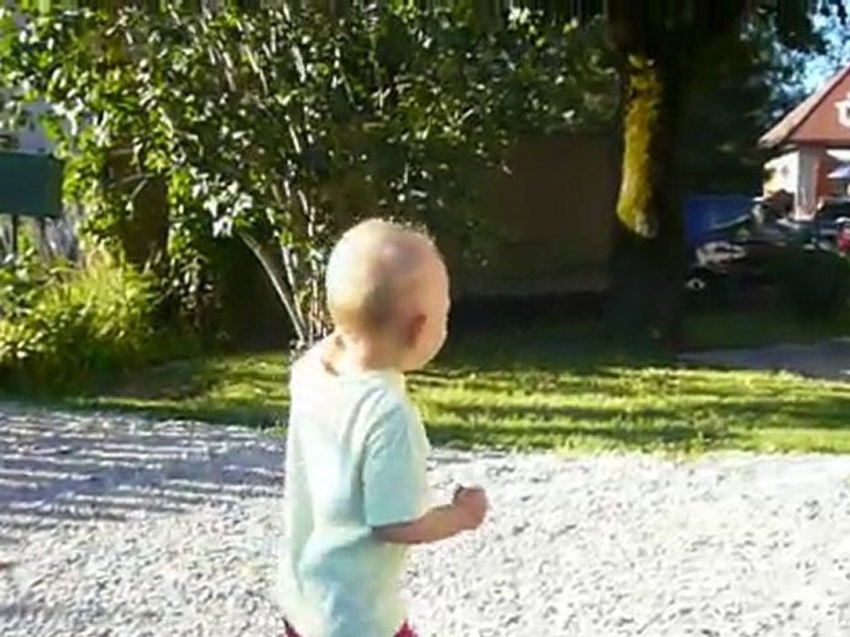 tom et le telephone se balade