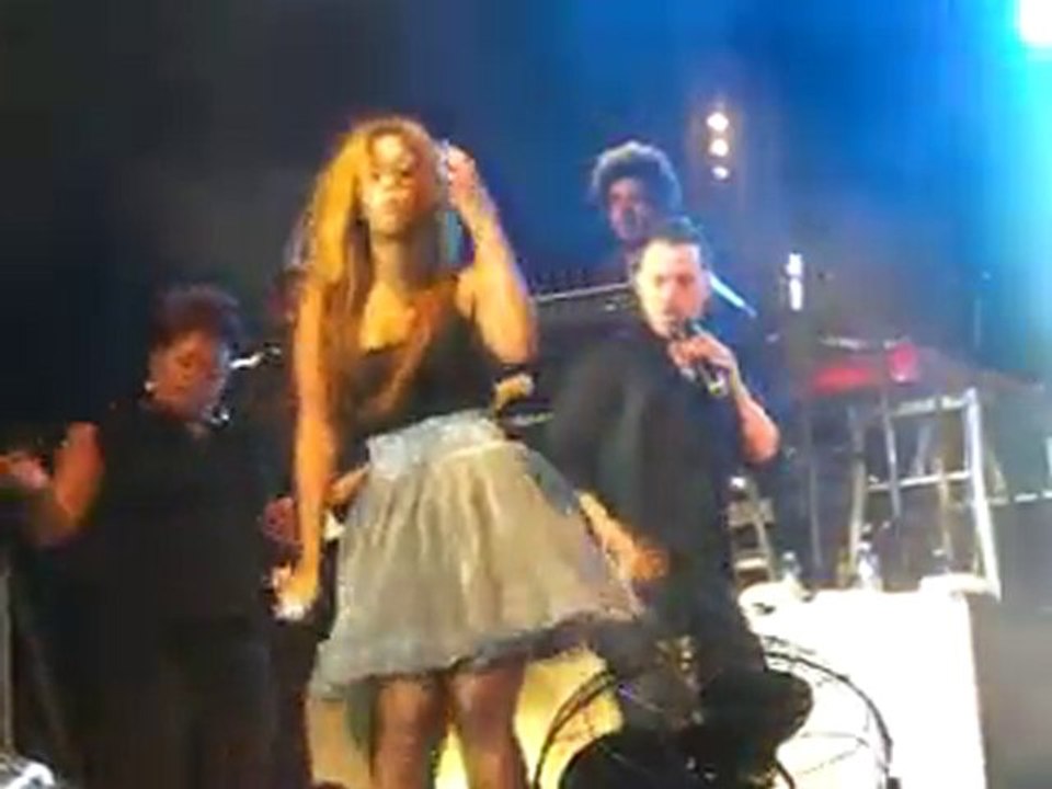 Amel bent reprend une chanson de Michael Jackson à barcares