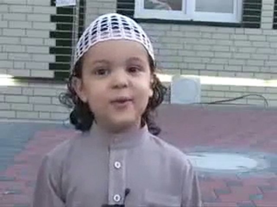 Sureleri çok güzel okuyor