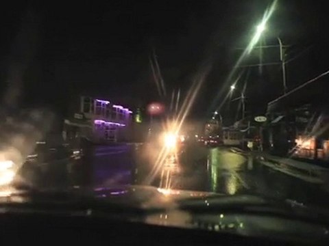 Promenade nocturne en Volga dans les rues de Gumri