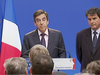 French PM defends Roma policy