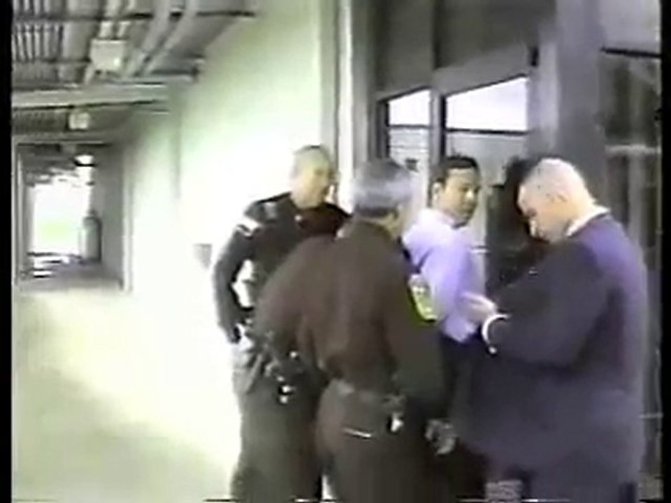 Alex Jones arrested for asking a question!- InfoDebug.com