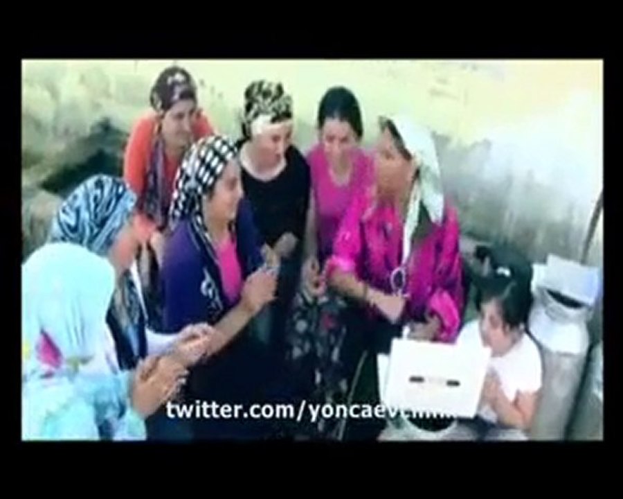 Yonca Evcimik. Twitter