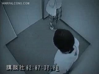 Kadın kapkaççıyı yere kapattı