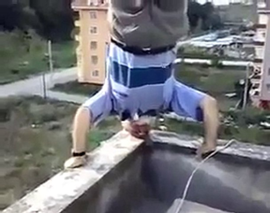 Amca azraile kafa tutuyor
